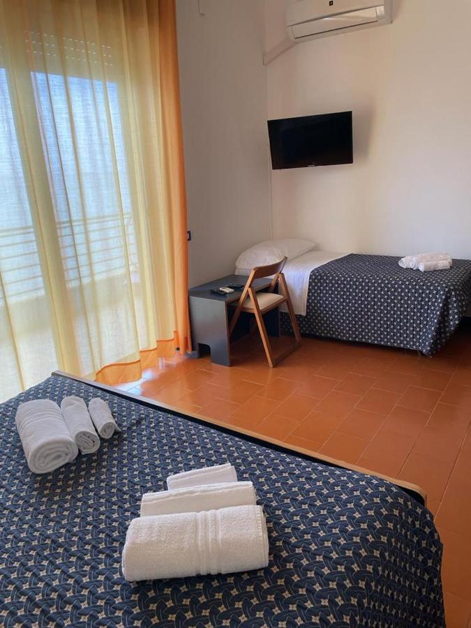 Capo Nettuno Hotel Capo dʼOrlando Kültér fotó