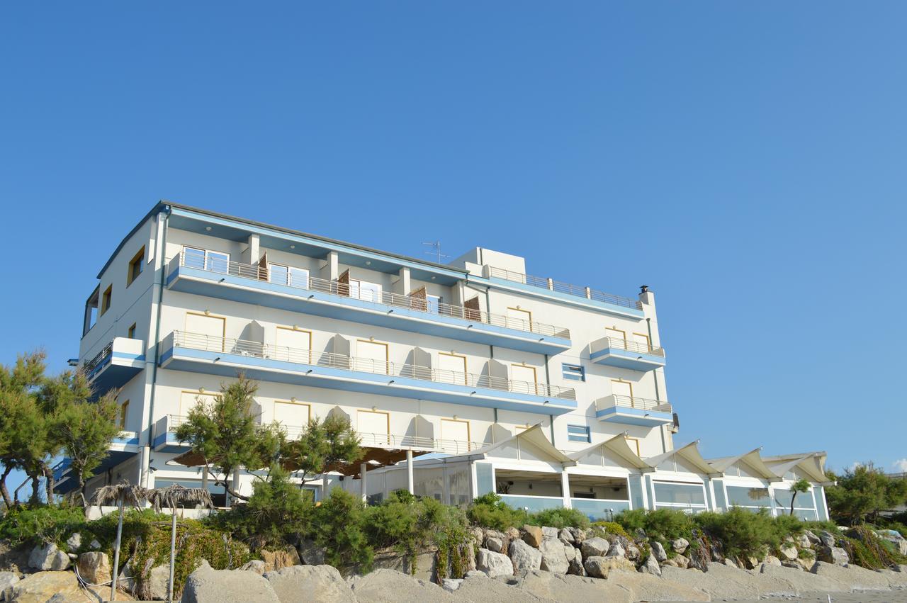 Capo Nettuno Hotel Capo dʼOrlando Kültér fotó