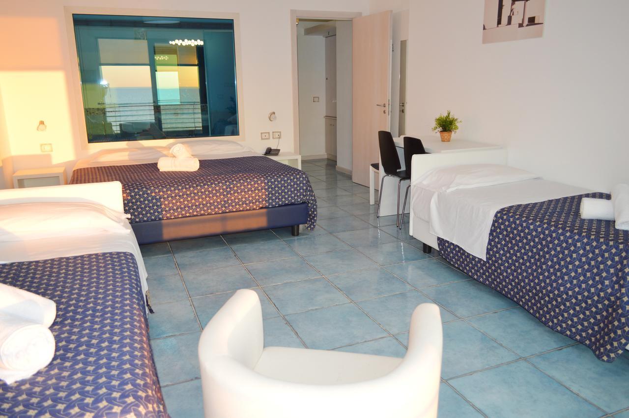 Capo Nettuno Hotel Capo dʼOrlando Kültér fotó