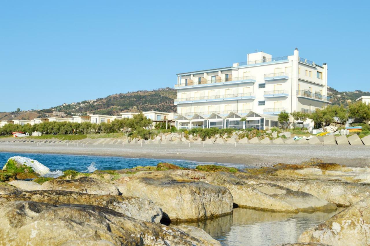 Capo Nettuno Hotel Capo dʼOrlando Kültér fotó